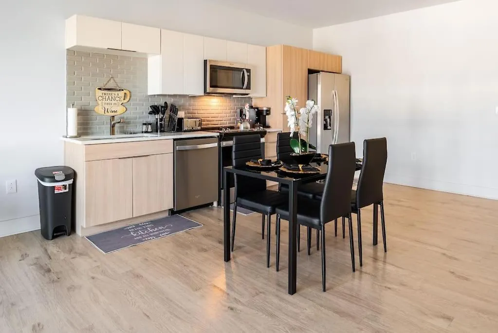 Luxurious & Comfy Downtown Oasis ~ Views ~ Parking Apartment Charlotte United States