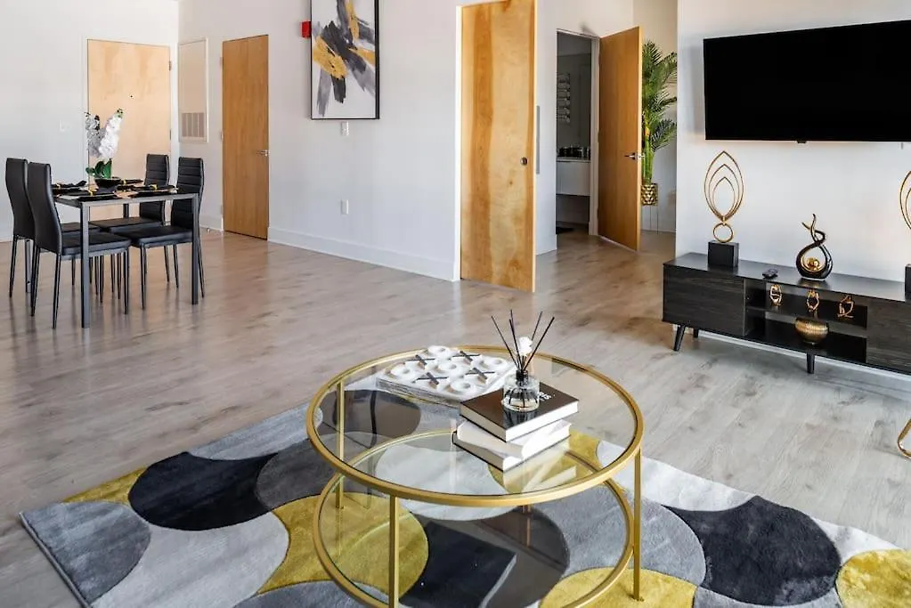 Luxurious & Comfy Downtown Oasis ~ Views ~ Parking Apartment Charlotte